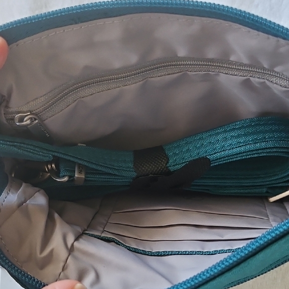 Travelon Teal Crossbody Bag - Picture 5 of 7